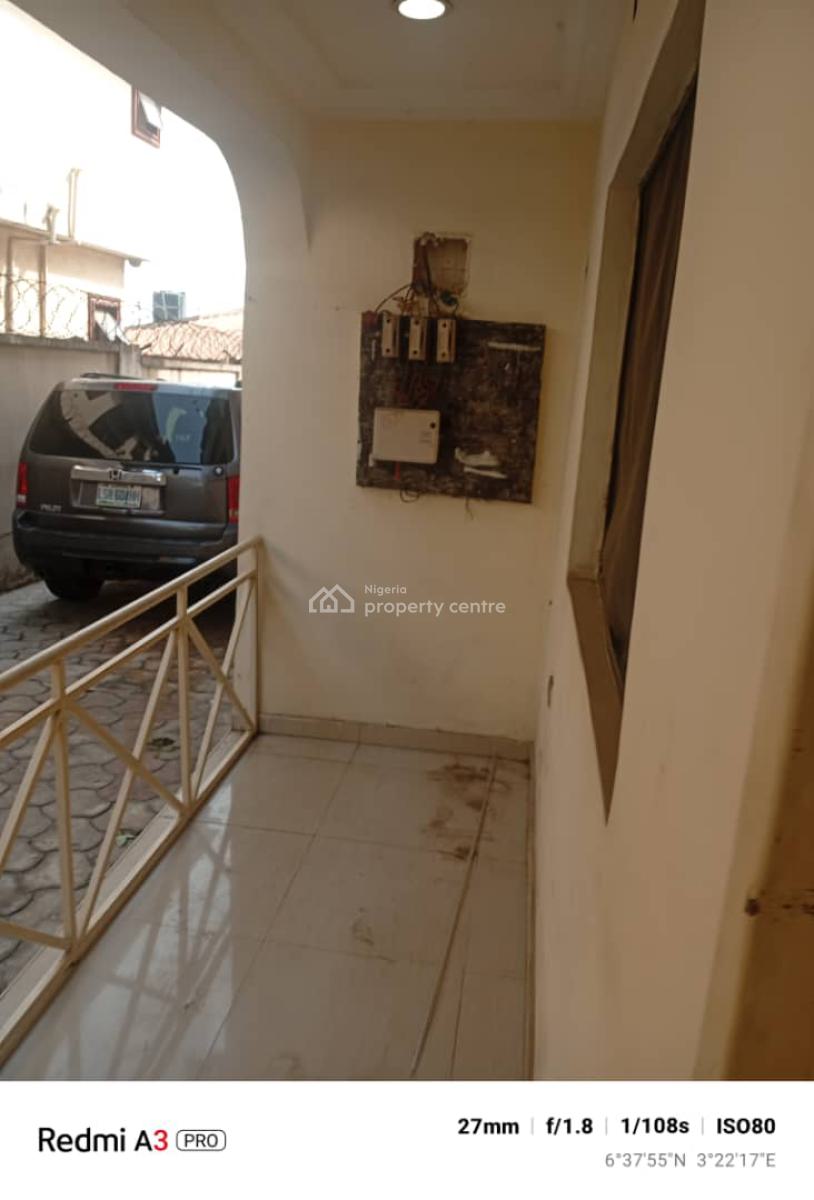 Lovely 3 Bedroom Flat, Omole Phase 2, Ikeja, Lagos, Flat / Apartment for Rent