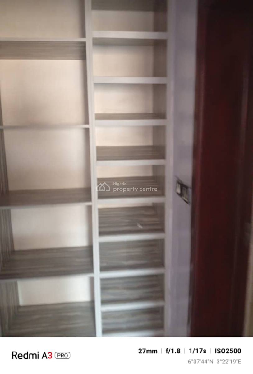 Lovely 3 Bedroom Flat, Omole Phase 2, Ikeja, Lagos, Flat / Apartment for Rent