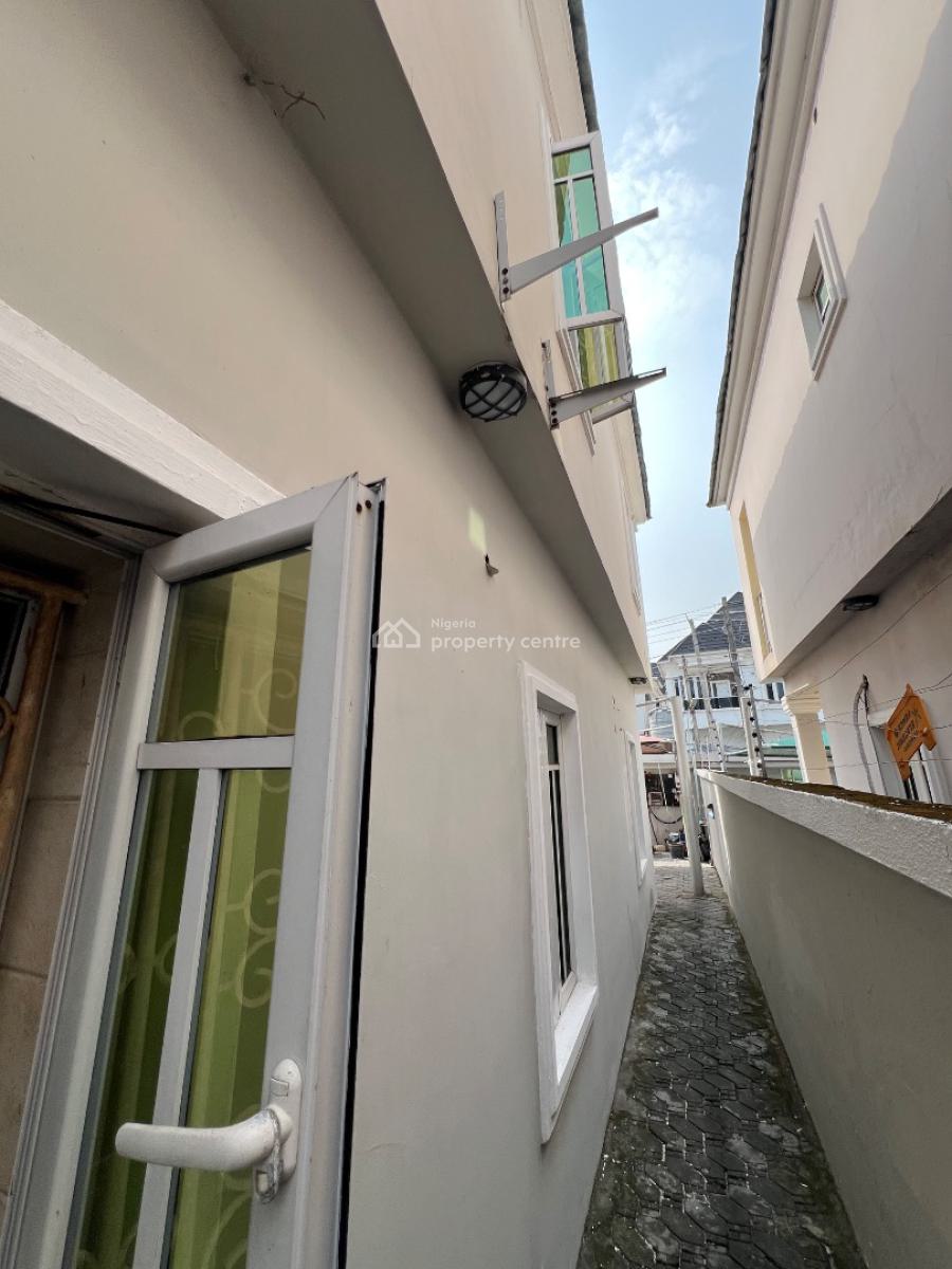 Super-clean Miniflat with Massive Bedroom, Osapa London Estate, Osapa, Lekki, Lagos, Mini Flat (room and Parlour) for Rent