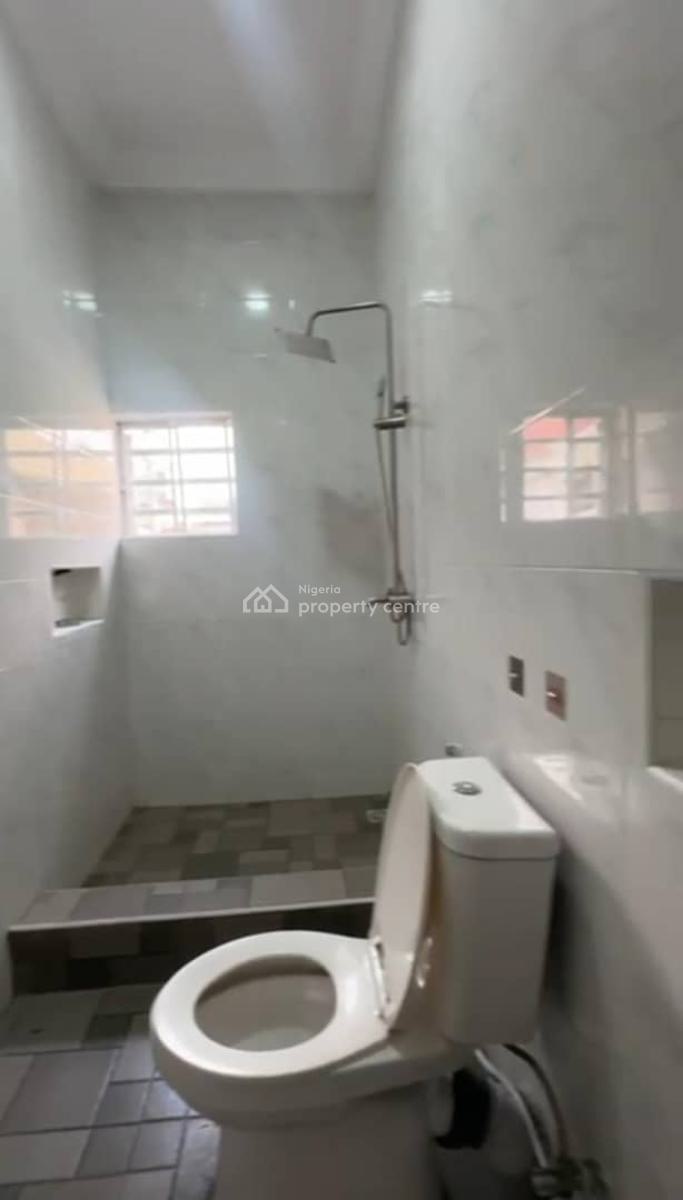 Lovely 2 Bedroom Flat, Off Bode Thomas, Surulere, Lagos, Flat / Apartment for Rent