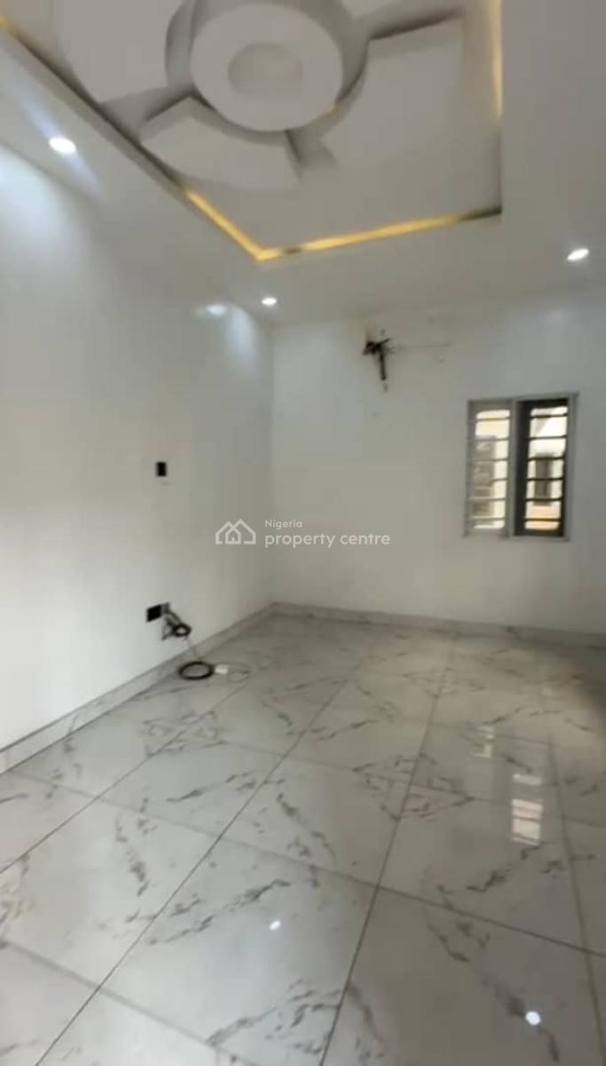 Lovely 2 Bedroom Flat, Off Bode Thomas, Surulere, Lagos, Flat / Apartment for Rent