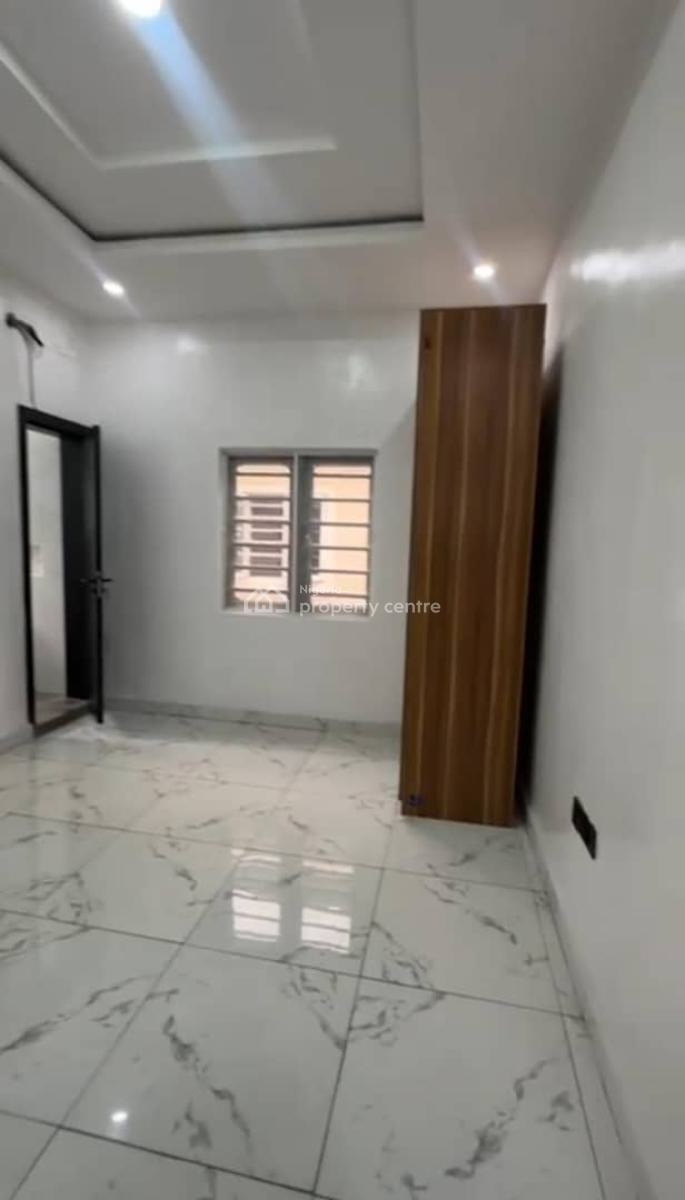 Lovely 2 Bedroom Flat, Off Bode Thomas, Surulere, Lagos, Flat / Apartment for Rent