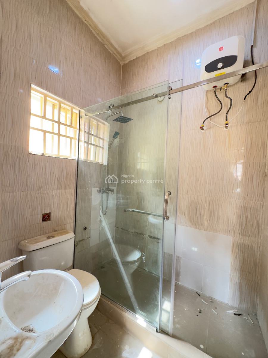 Neatly Revamped 2 Bedroom Flat, Gaduwa, Gaduwa, Abuja, Flat / Apartment for Rent