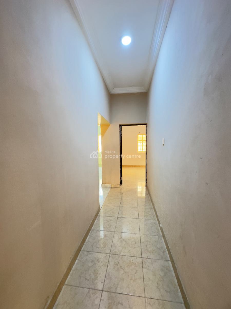 Newly Vacated 2 Bedroom Flat, Gaduwa, Gaduwa, Abuja, Flat / Apartment for Rent