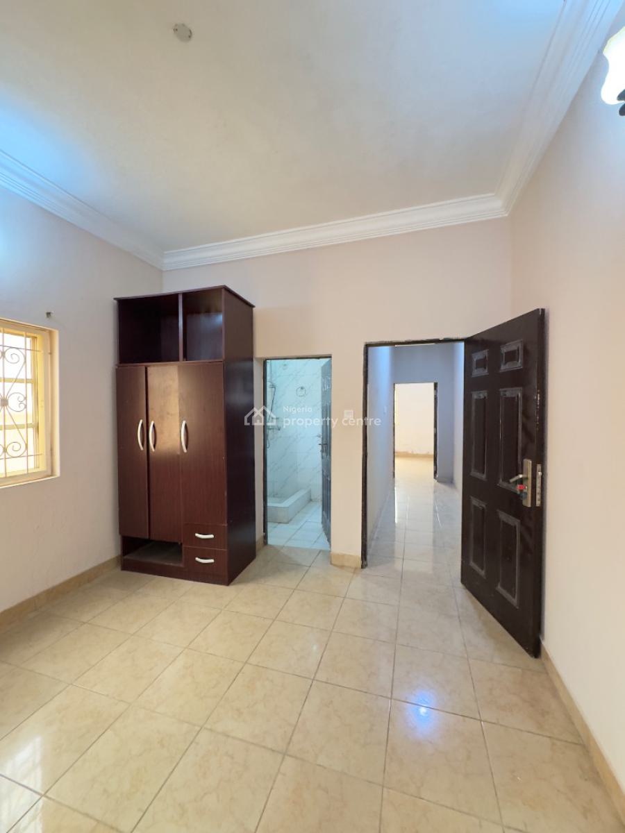 Newly Vacated 2 Bedroom Flat, Gaduwa, Gaduwa, Abuja, Flat / Apartment for Rent