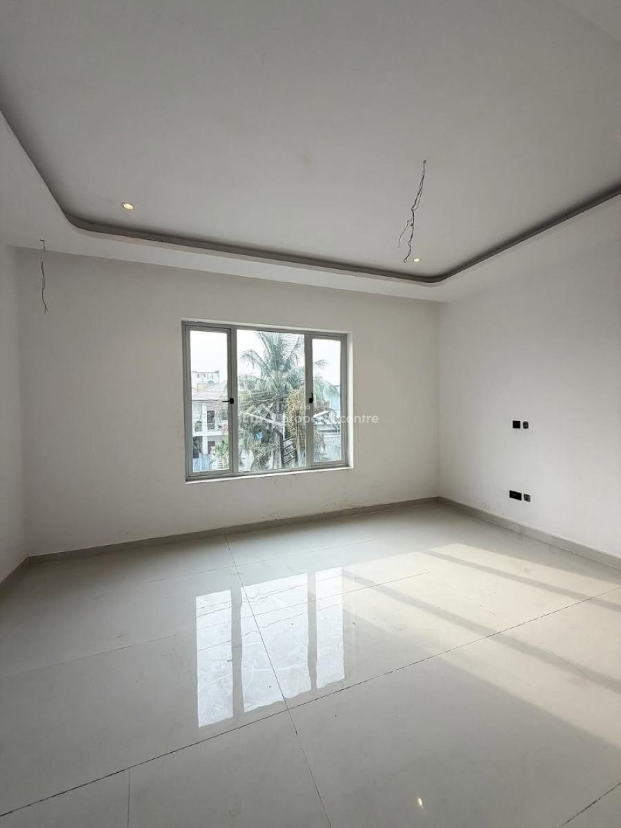 Luxury 2 Bedroom Apartment Back Unit, Lekki Phase 1, Lekki, Lagos, Block of Flats for Sale