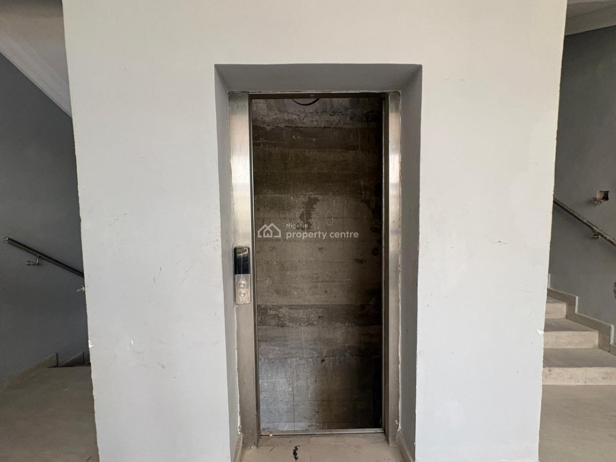 Lovely Fully Serviced 3bedroom Apartment+ Bq+swimming Pool+elevator, Off Admiralty Road ,lekki Phase 1, Lekki Phase 1, Lekki, Lagos, Flat / Apartment for Rent