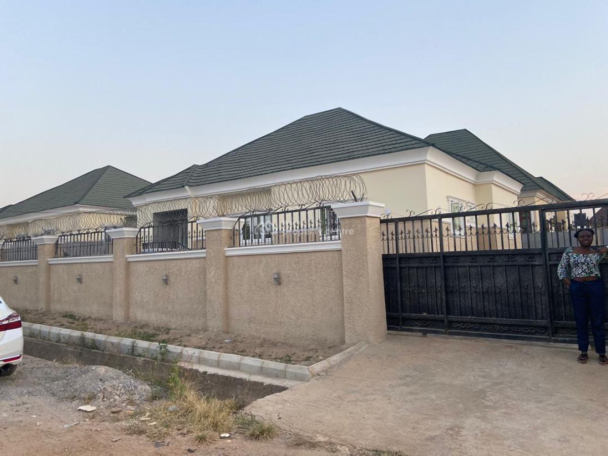 3 Bedroom Bungalow, Lugbe District, Abuja, Detached Bungalow for Sale