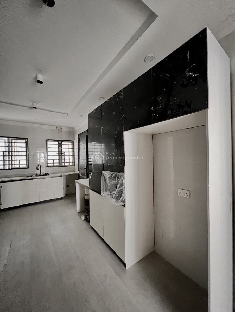 Serviced 4 Bedroom Apartments with Bq, 4 Bedroom Apartment for Sale, Lekki Phase 1, Lekki, Lagos, Block of Flats for Sale