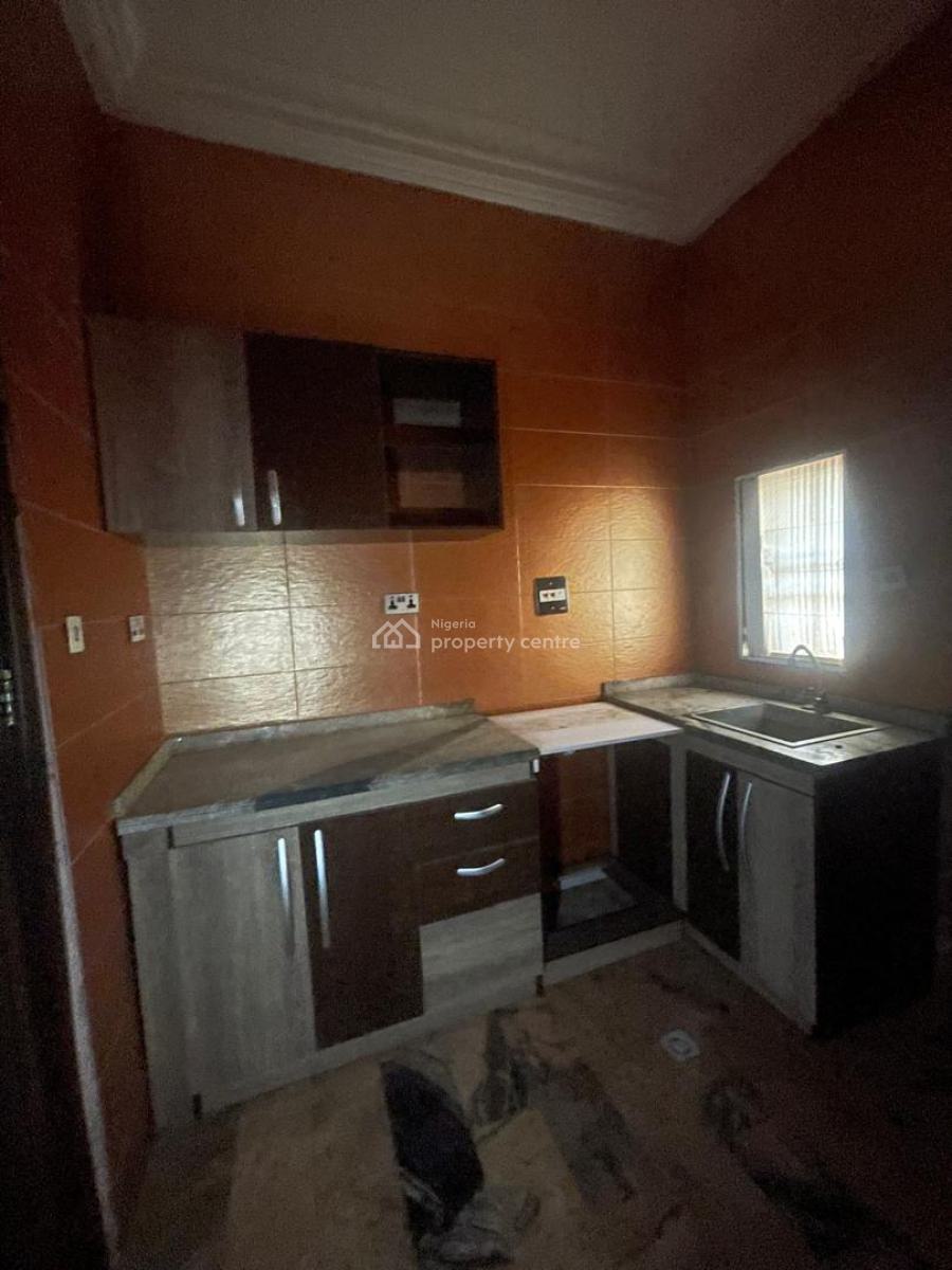 Standard 2 Bedroom Apartment on a Tarred Road, Jahi, Abuja, Flat / Apartment for Rent