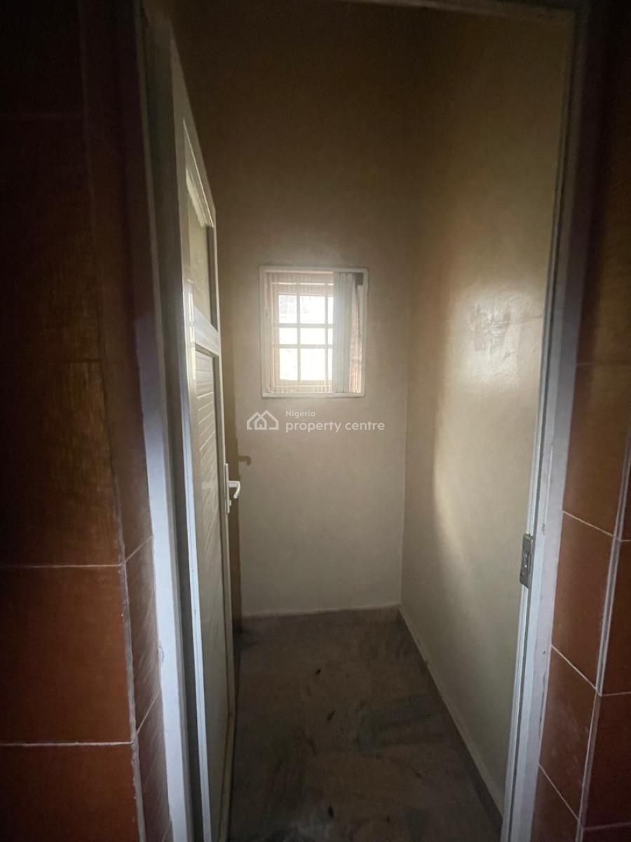 Standard 2 Bedroom Apartment on a Tarred Road, Jahi, Abuja, Flat / Apartment for Rent