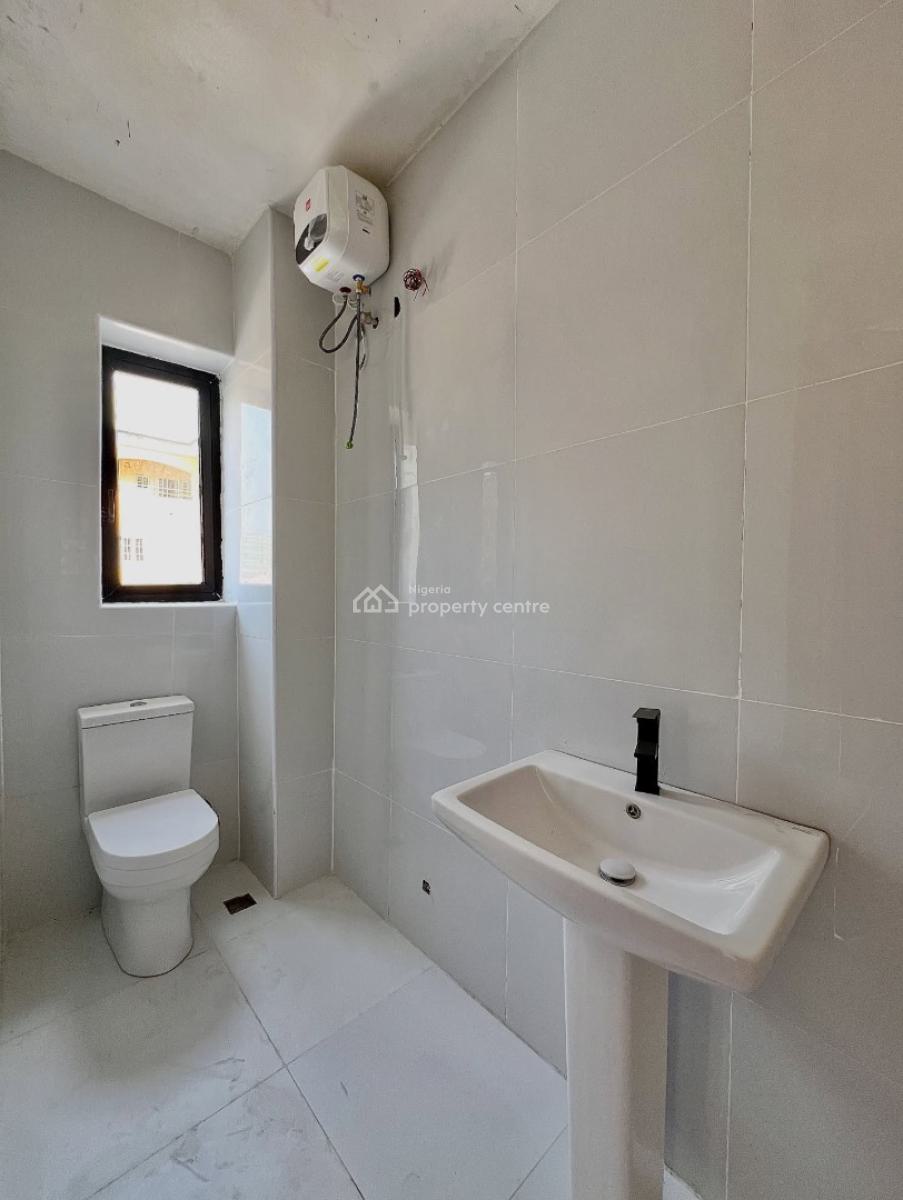 Serviced 2 & 3 Bedroom Apartments with Elevator and Pool, 2 & 3 Bedroom Apartments for Sale, Lekki Phase 1, Lekki, Lagos, Flat / Apartment for Sale