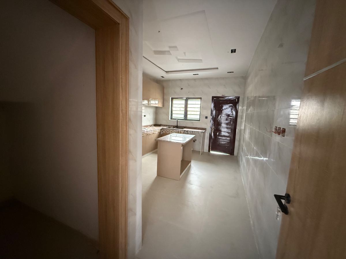 Brand New 4 Bedroom Semi Detached Duplex with Bq for Distress, Ologolo Lekki, Ologolo, Lekki, Lagos, Semi-detached Duplex for Sale