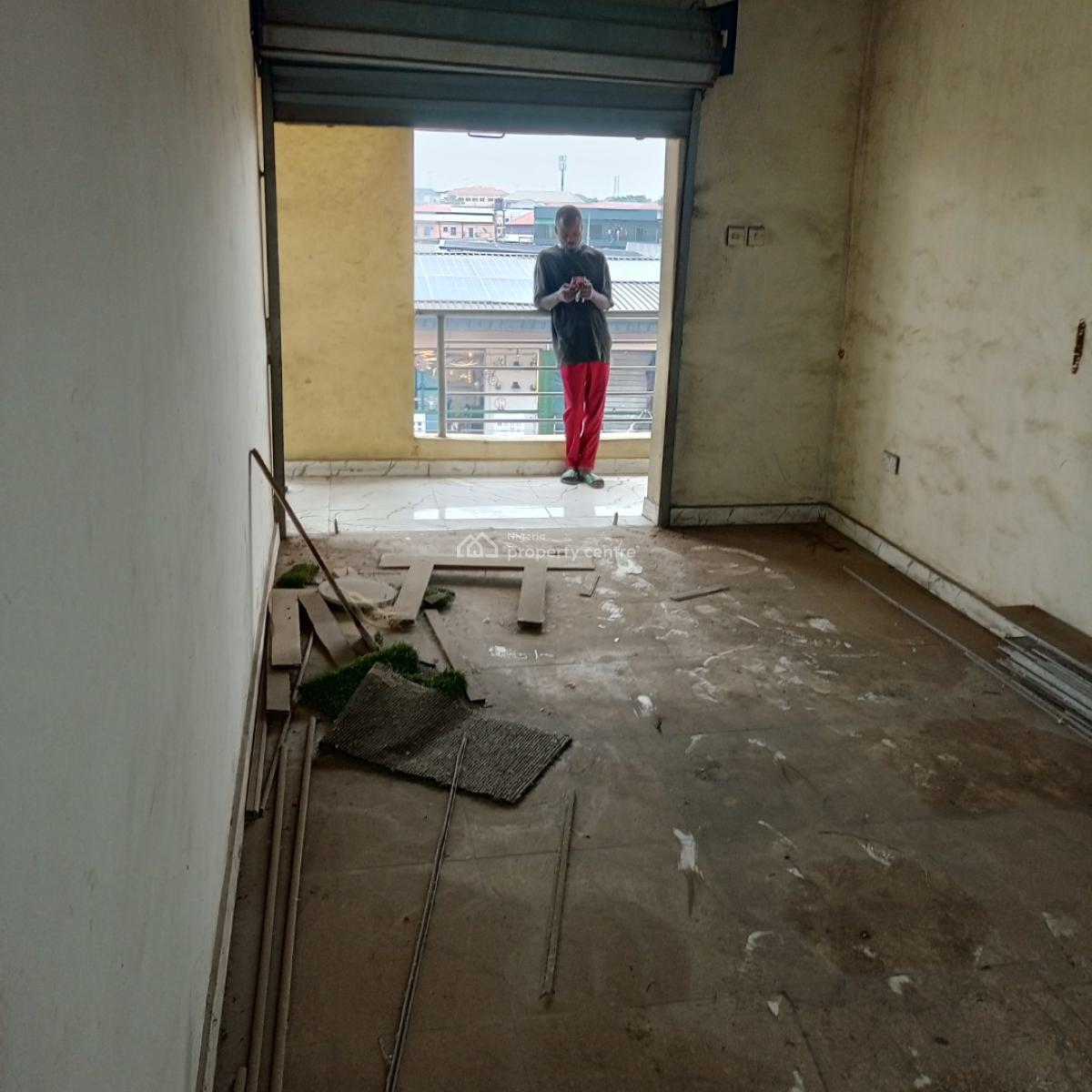 Spacious and Sharp Shop (upstairs) Facing Ado Major Road, Ado Road, Ajah-lekki, Ado, Ajah, Lagos, Shop for Rent