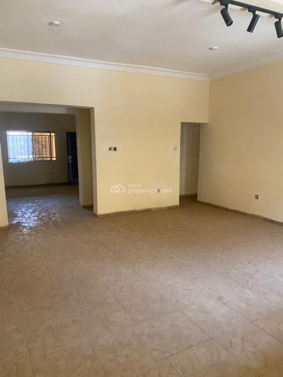 Massive 3 Bedroom Apartment with Store Room on a Tarred Road, Jabi, Abuja, Flat / Apartment for Rent