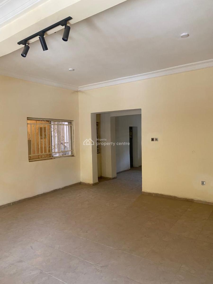 Massive 3 Bedroom Apartment with Store Room on a Tarred Road, Jabi, Abuja, Flat / Apartment for Rent