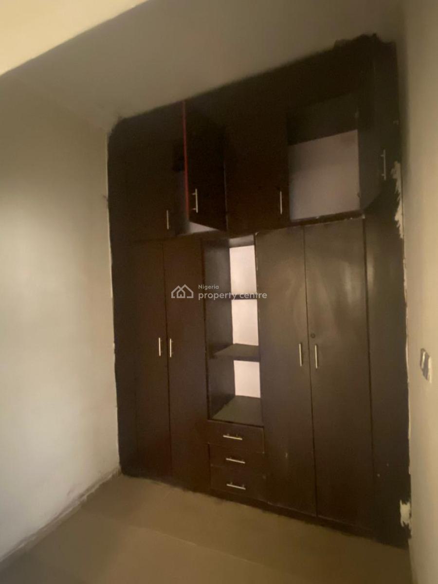 Massive 3 Bedroom Apartment with Store Room on a Tarred Road, Jabi, Abuja, Flat / Apartment for Rent