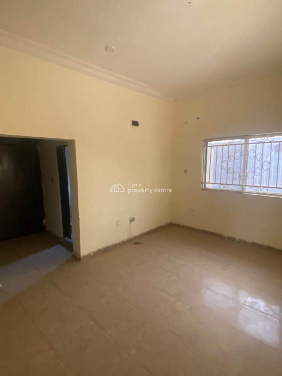 Massive 3 Bedroom Apartment with Store Room on a Tarred Road, Jabi, Abuja, Flat / Apartment for Rent