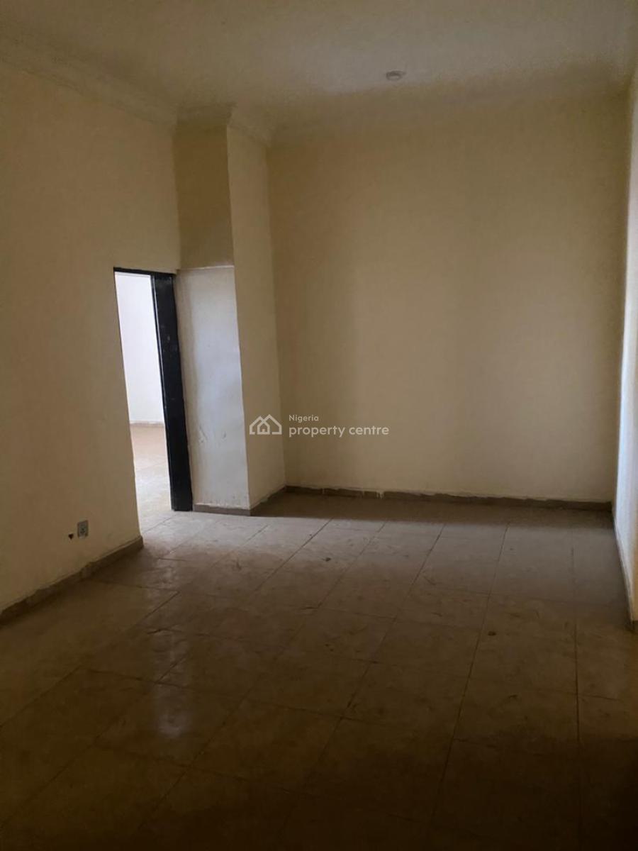 Massive 3 Bedroom Apartment with Store Room on a Tarred Road, Jabi, Abuja, Flat / Apartment for Rent