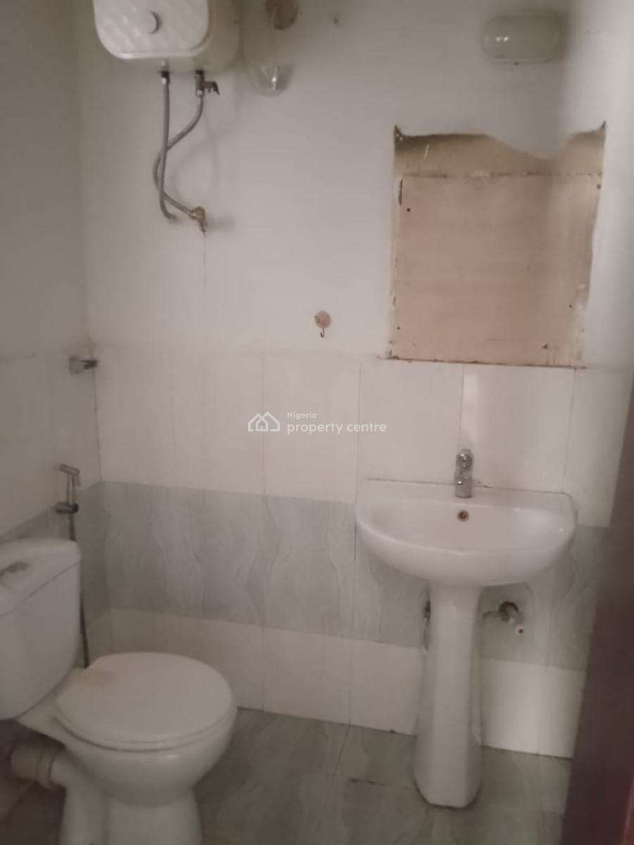 Serviced 3 Bedroom Flat with a Room Bq, Off Ojulari, Ikate, Lekki, Lagos, Flat / Apartment for Rent