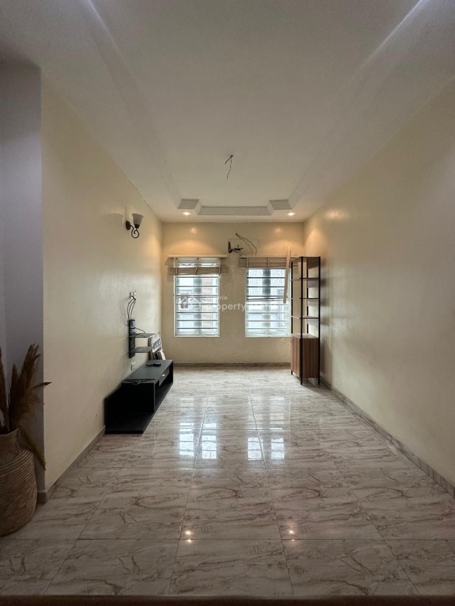Well-maintained 4-bedroom Semi-detached Duplex, Osapa, Lekki, Lagos, Semi-detached Duplex for Rent