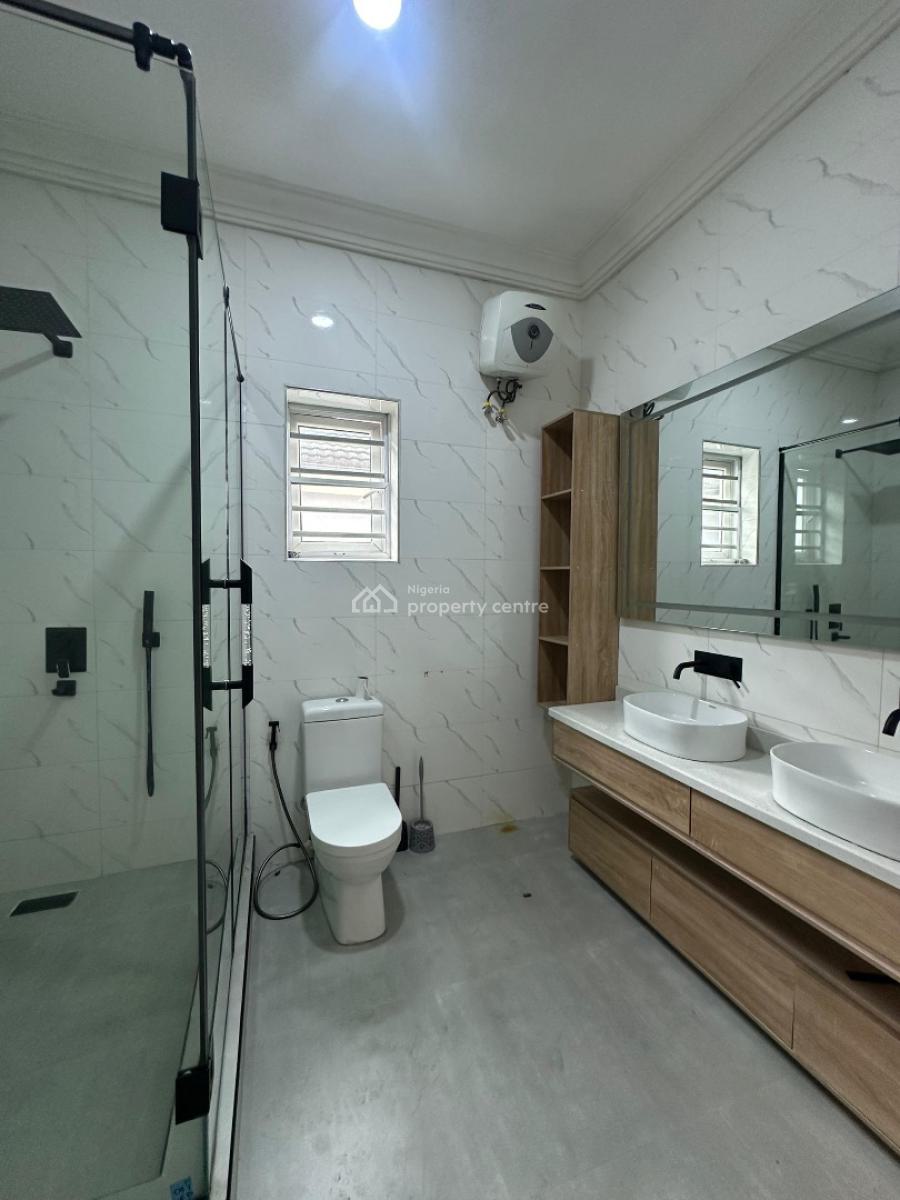 Well-maintained 4-bedroom Semi-detached Duplex, Osapa, Lekki, Lagos, Semi-detached Duplex for Rent