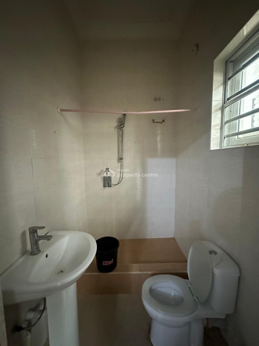 Well-maintained 4-bedroom Semi-detached Duplex, Osapa, Lekki, Lagos, Semi-detached Duplex for Rent