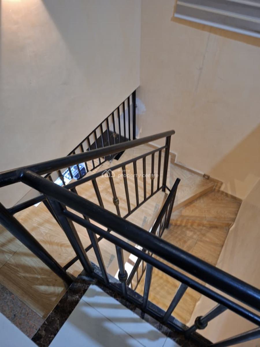 Well Maintained 4 Bedroom Terrace in a Very Good Estate, Amore Gardens/monteygo, Lekki Phase 1, Lekki, Lagos, Terraced Duplex for Sale