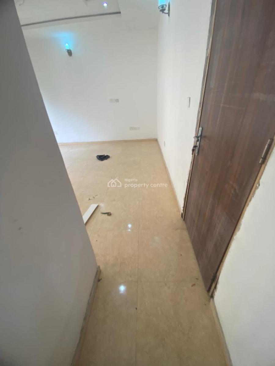 Exquisite Spacious Master Bedroom, Oral Estate, Lekki Phase 2, Lekki, Lagos, Flat / Apartment for Rent