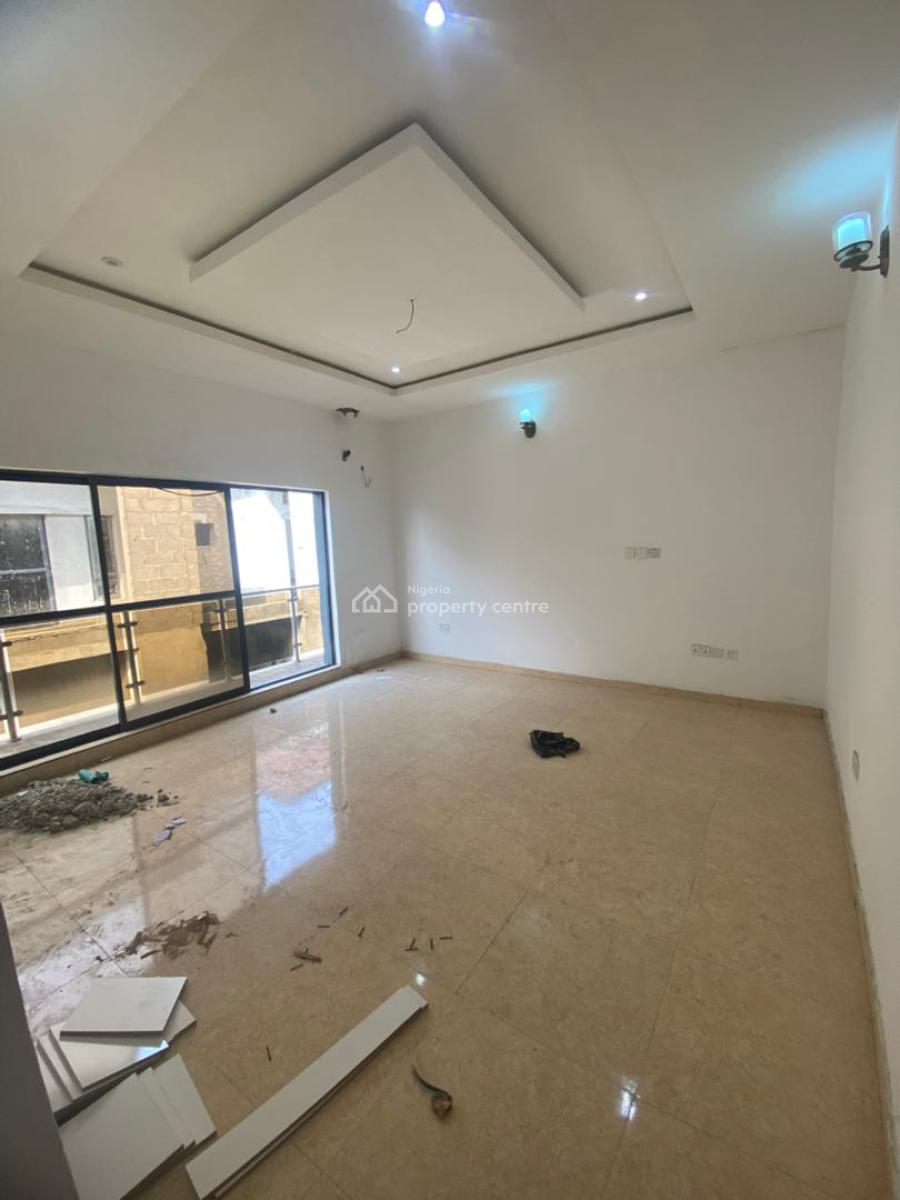 Exquisite Spacious Master Bedroom, Oral Estate, Lekki Phase 2, Lekki, Lagos, Flat / Apartment for Rent