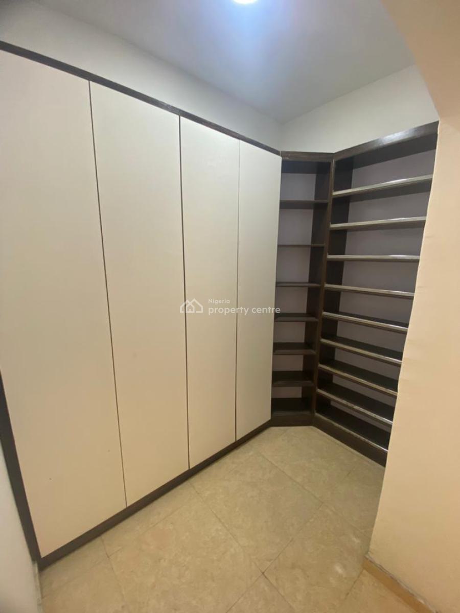 Exquisite Spacious Master Bedroom, Oral Estate, Lekki Phase 2, Lekki, Lagos, Flat / Apartment for Rent