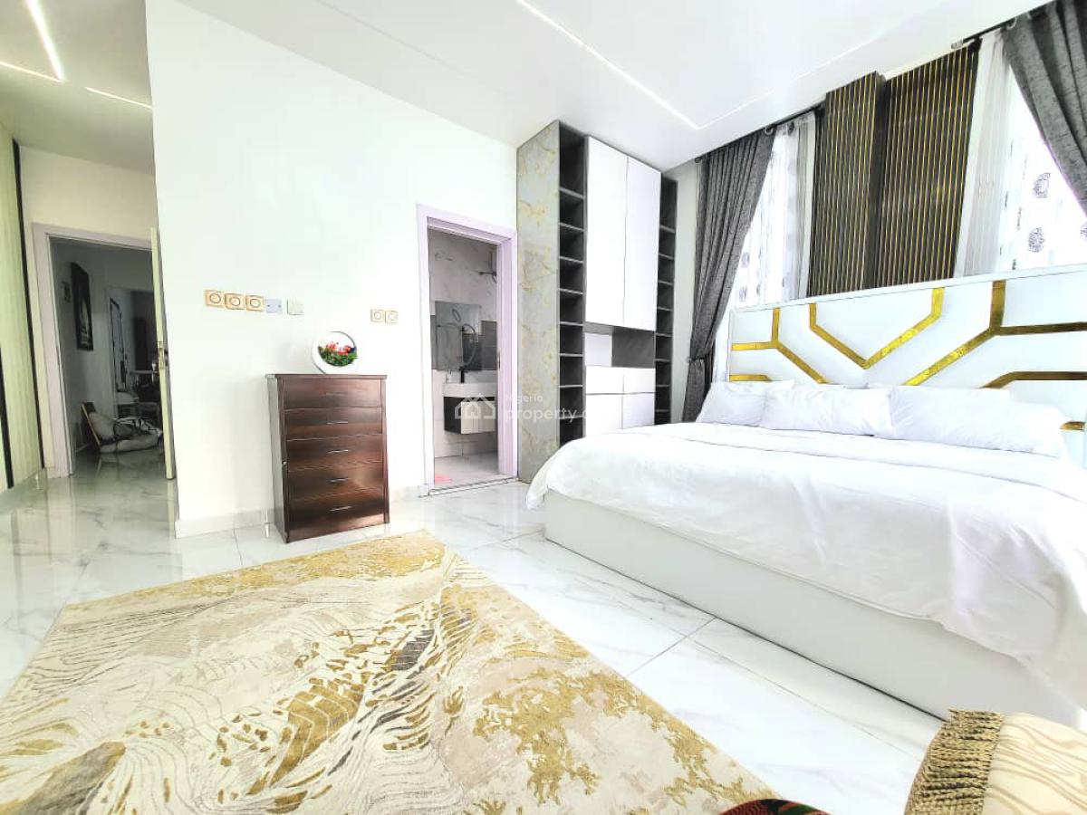 Luxury and Spacious 2 Bedroom Apartment with Pool and Elevator, Lekki Phase 1, Lekki, Lagos, Flat / Apartment for Rent