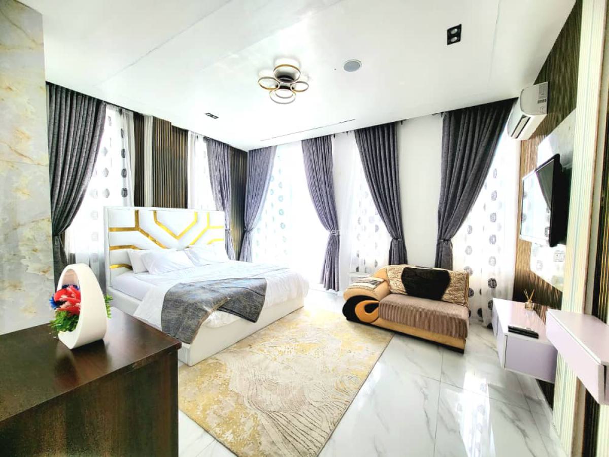 Luxury and Spacious 2 Bedroom Apartment with Pool and Elevator, Lekki Phase 1, Lekki, Lagos, Flat / Apartment for Rent