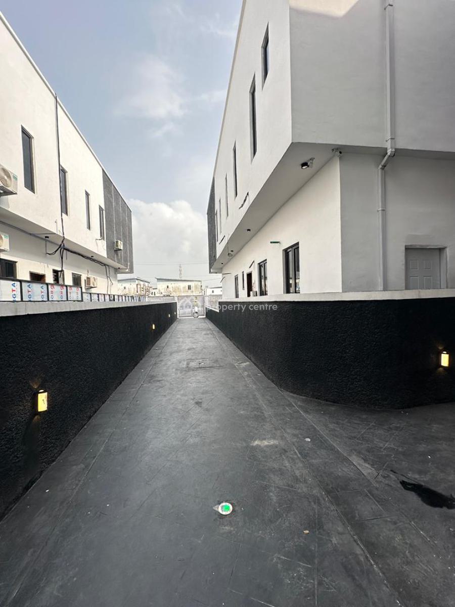 Well-built Spacious Luxury 4 Bedroom Semi-detached Duplex with Bq, Chevron Toll Gate, Orchid Road, Lekki, Lagos, Semi-detached Duplex for Sale