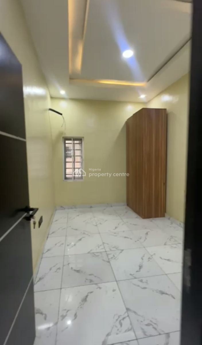 Decent, Standard Spacious Two Bedroom Apartment, Off, Bode Thomas, Surulere, Lagos, Flat / Apartment for Rent