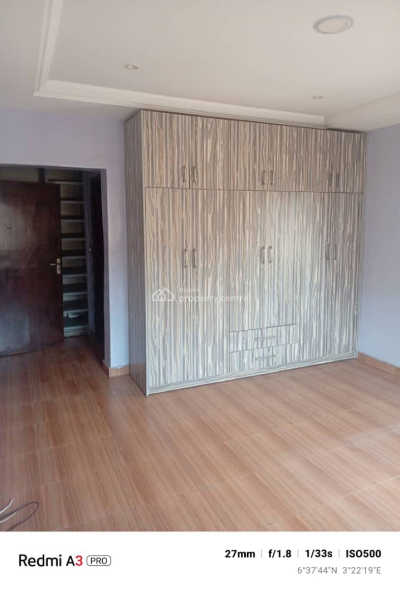 Beautiful 3 Bedroom Apartment, Gbagada, Lagos, Flat / Apartment for Rent