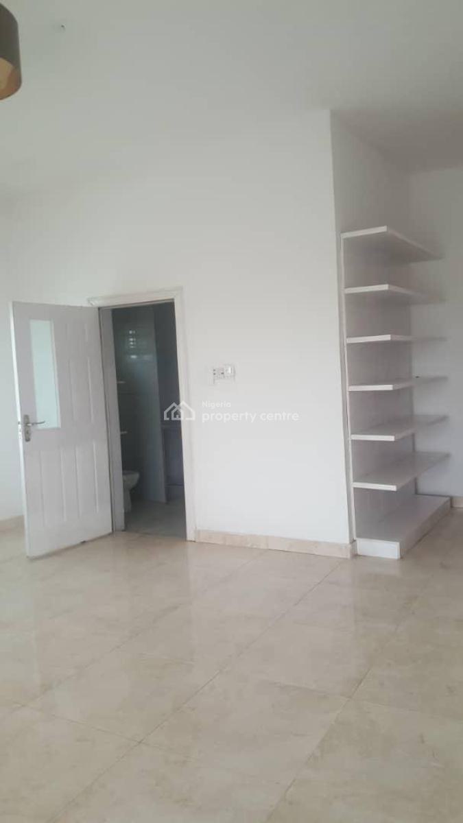 3 Bedroom Flat Upstairs, Paradise 3 Estate Chevron Alternative Route, Chevron Lekki Lagos, Lekki, Lagos, Flat / Apartment for Sale