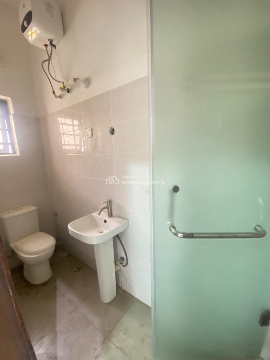 Spacious 3 Bedroom Newly Built Serviced Apartment with Gym, Off Freedom Way, Lekki Phase 1, Lekki, Lagos, Flat / Apartment for Rent