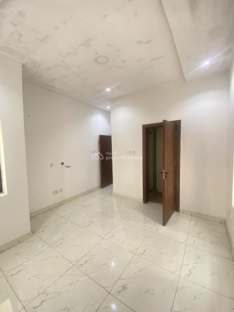 Spacious 3 Bedroom Newly Built Serviced Apartment with Gym, Off Freedom Way, Lekki Phase 1, Lekki, Lagos, Flat / Apartment for Rent