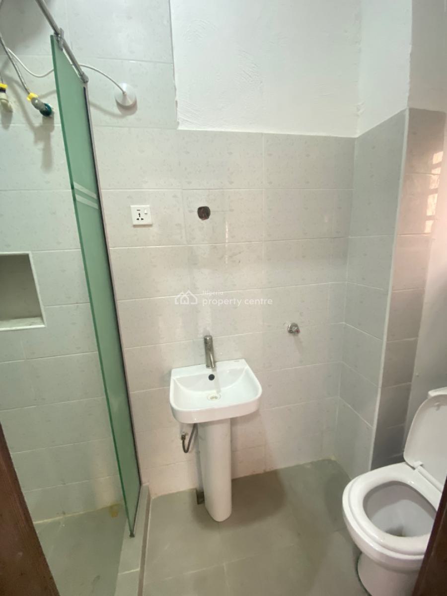 Spacious 3 Bedroom Newly Built Serviced Apartment with Gym, Off Freedom Way, Lekki Phase 1, Lekki, Lagos, Flat / Apartment for Rent