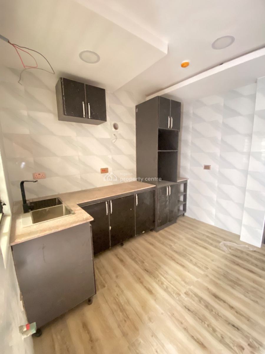 Luxury 2 Bedroom Apartment with Bq at Lekki Phase 1 with Pool and Gym, Lekki Phase 1, Lekki, Lagos, Flat / Apartment for Sale