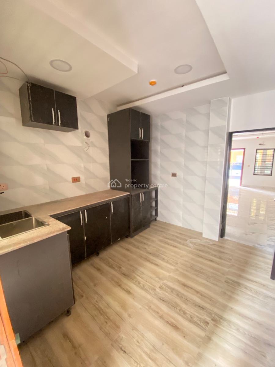 Luxury 2 Bedroom Apartment with Bq at Lekki Phase 1 with Pool and Gym, Lekki Phase 1, Lekki, Lagos, Flat / Apartment for Sale