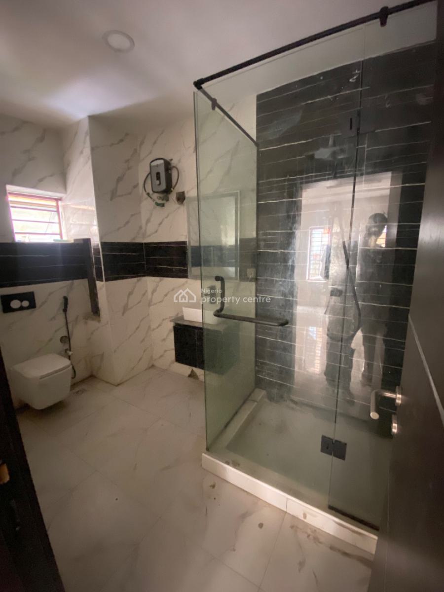 Luxury 2 Bedroom Apartment with Bq at Lekki Phase 1 with Pool and Gym, Lekki Phase 1, Lekki, Lagos, Flat / Apartment for Sale