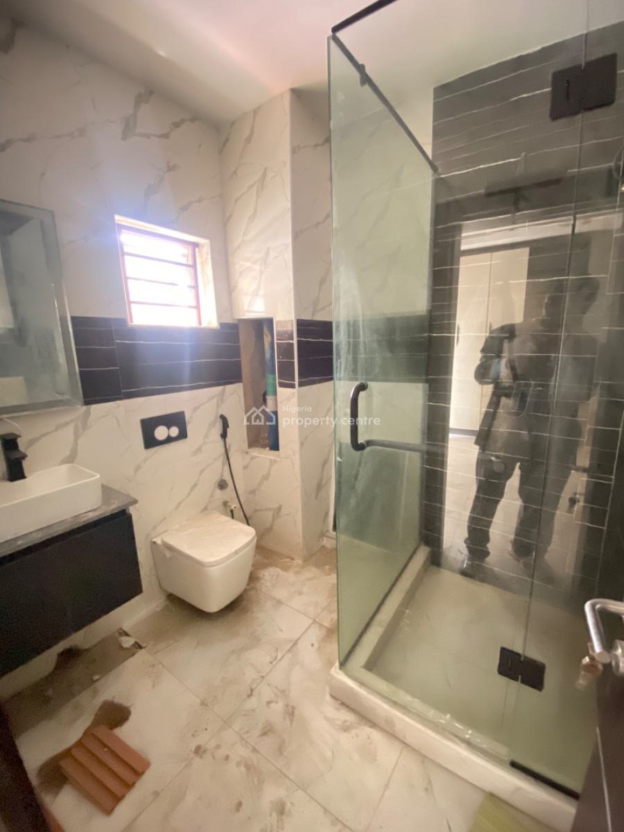 Luxury 2 Bedroom Apartment with Bq at Lekki Phase 1 with Pool and Gym, Lekki Phase 1, Lekki, Lagos, Flat / Apartment for Sale