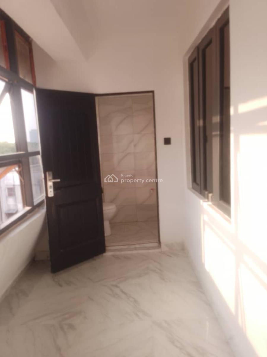 Very Neat 3 Bedrooms Flat Upstairs, Area 10, Garki, Abuja, Flat / Apartment for Rent