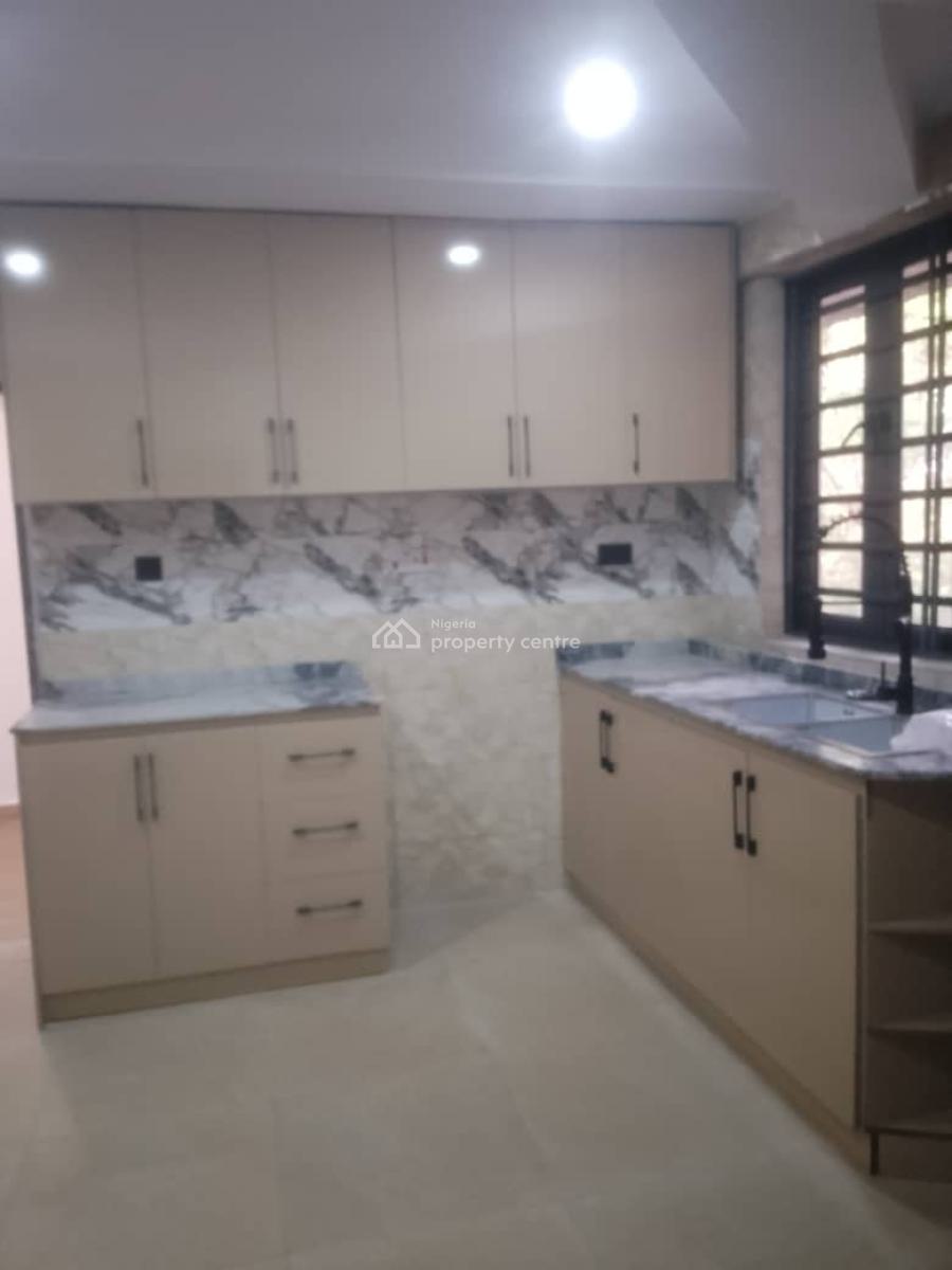 Very Neat 3 Bedrooms Flat Upstairs, Area 10, Garki, Abuja, Flat / Apartment for Rent