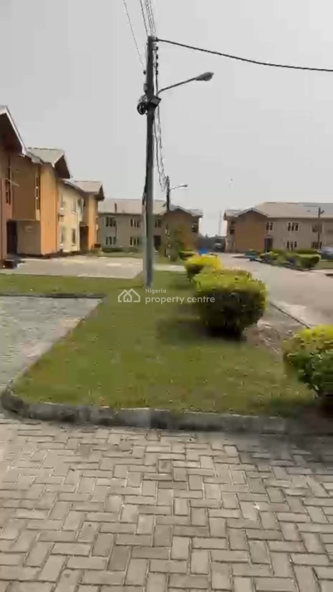 3 Bedroom Apartment Upstairs, Chois Garden, Abijo, Lekki, Lagos, Flat / Apartment for Rent
