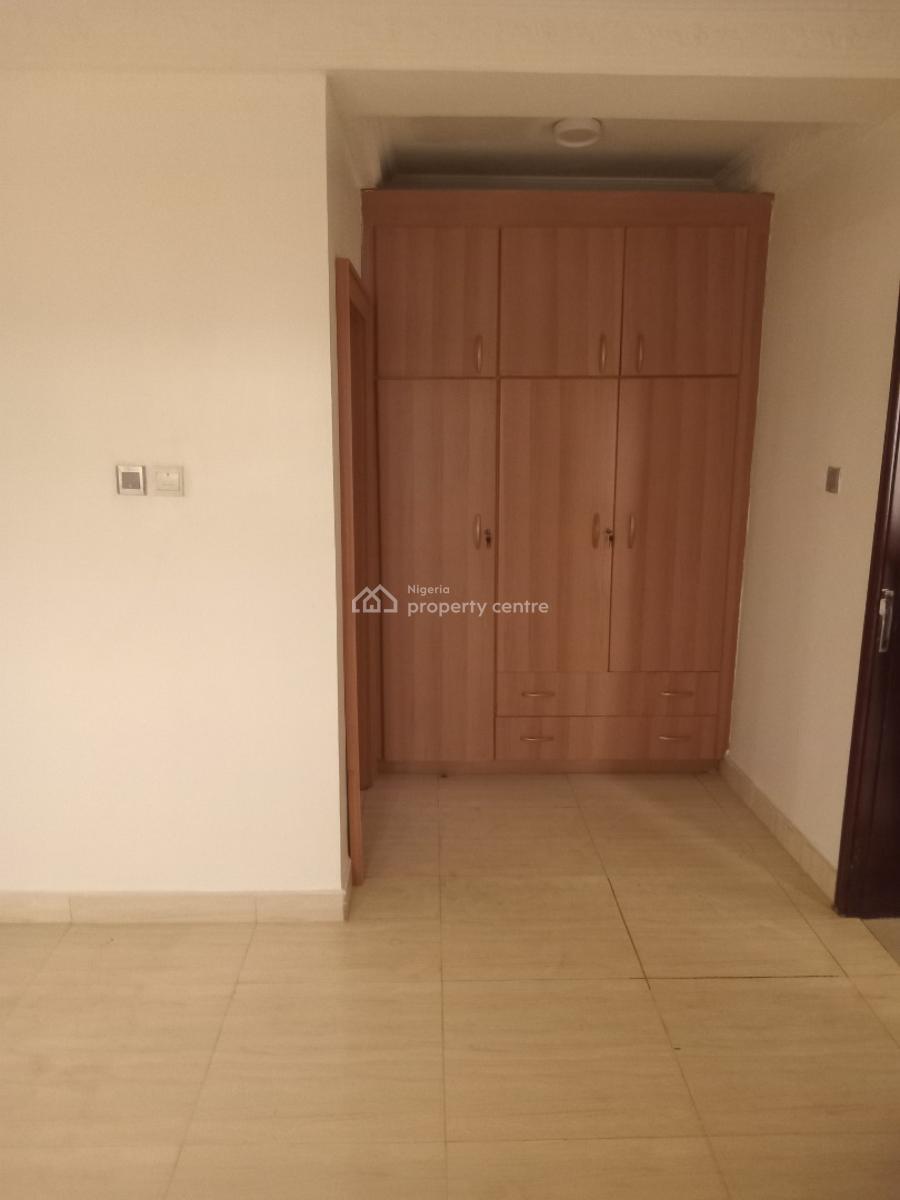 a Well-built Serviced 3 Bedroom Flat + 1bq, Utako, Abuja, Flat / Apartment for Rent