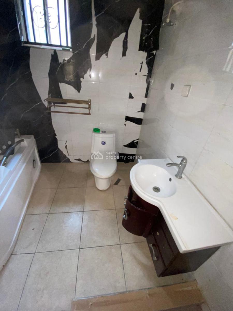 Spacious Mini Flat with Its Own Kitchen in a Safe and Serene Estate, Chevron, Bera Estate, Lekki, Lagos, Mini Flat (room and Parlour) for Rent