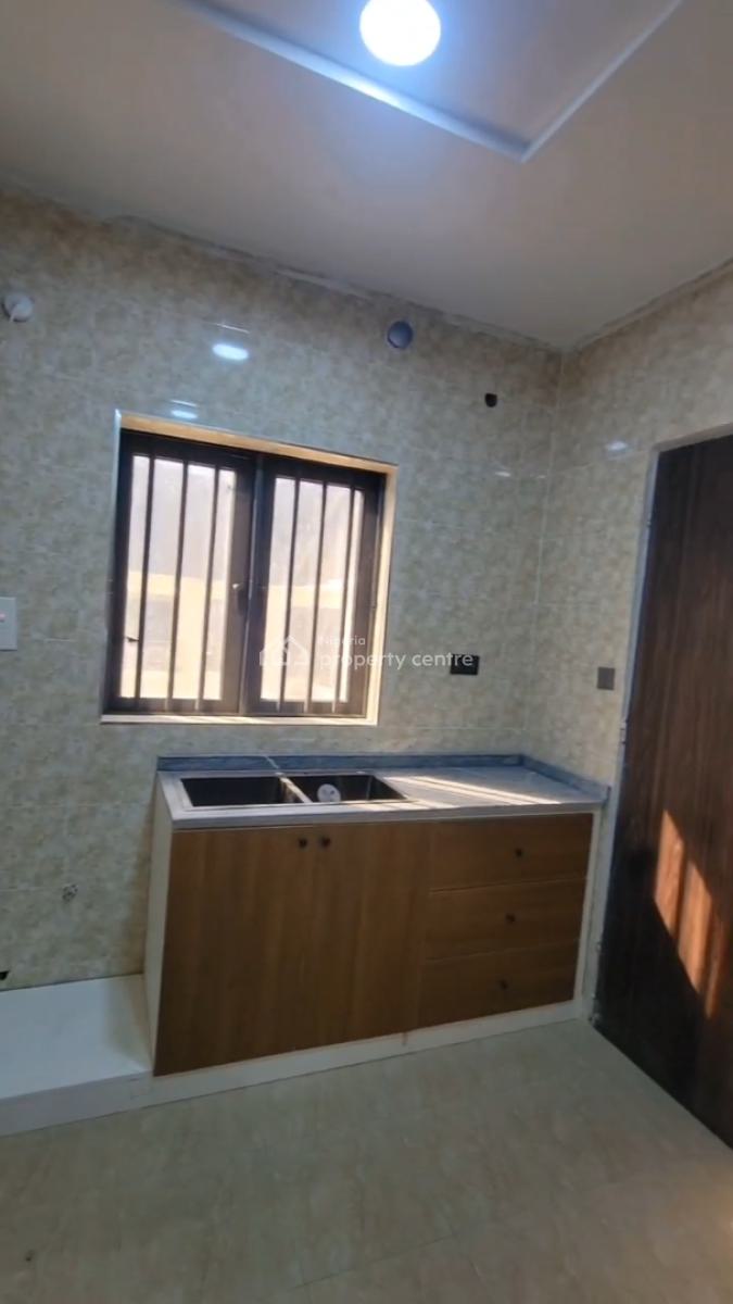 Cooperate  18 Units of 2 Bedrooms Apartment, Airport Road, Lugbe District, Abuja, Block of Flats for Rent